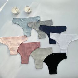 Нюдові американки