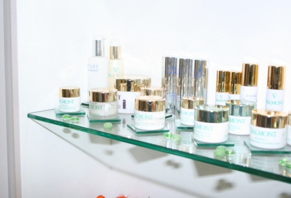 Вітрина для лаків Queen 622