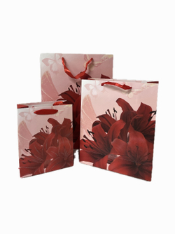 Набор подарочных пакетов с красными лилиями — 3 штуки