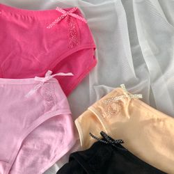 Сліпи з бантами