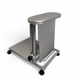 Подставка для педикюра Tertio 2 в 1 с низкой полкой на колесиках