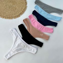 Гладенькі стрінги з маленькою нашивкою