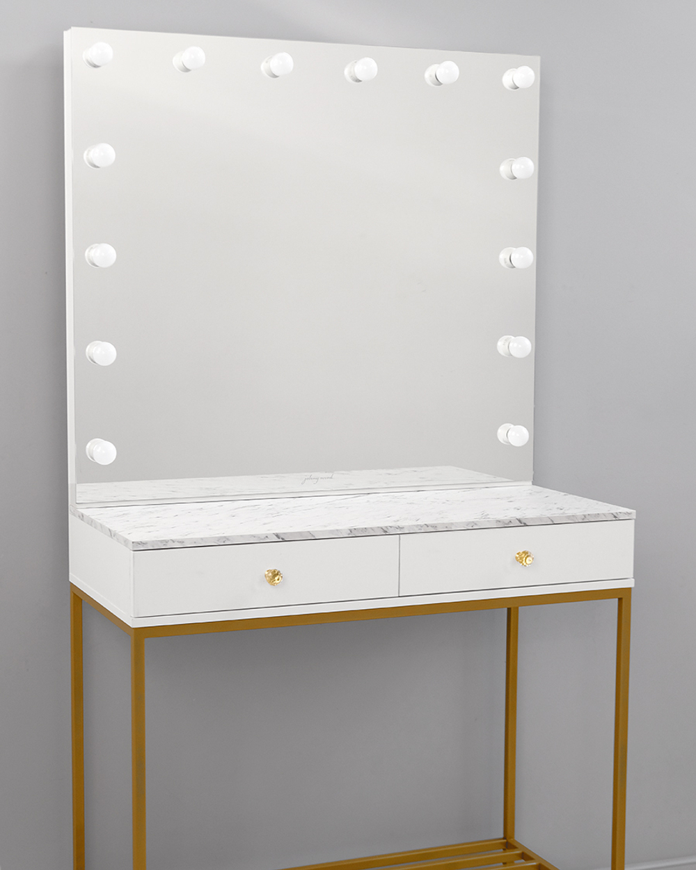 Рабочее место парикмахера 733