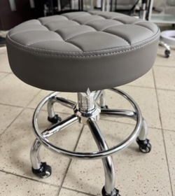 Стул мастера для педикюра Nicki