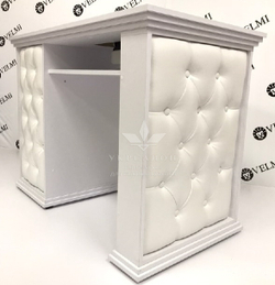 Манікюрний стіл Queen