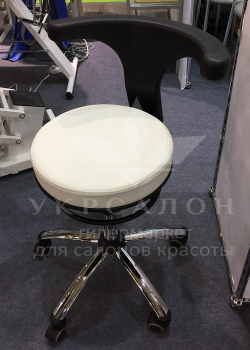Стільчик майстра зі спинкою 1033