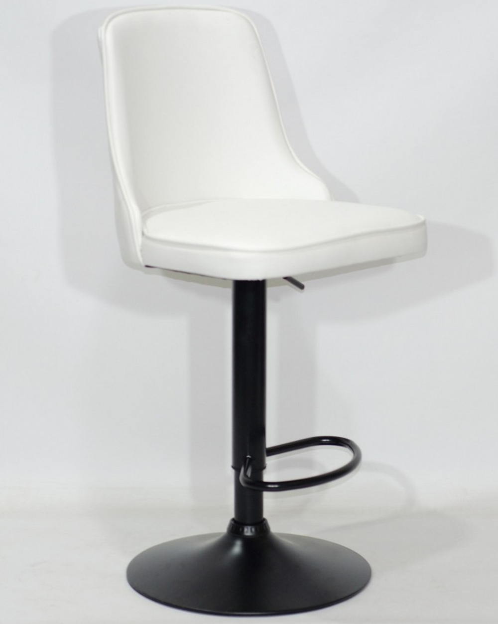 Стільчик для візаж Adamo black