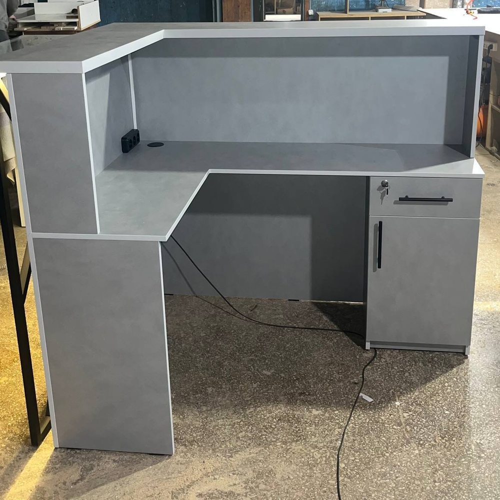 Адміністративна стійка Loft з підсвічуванням