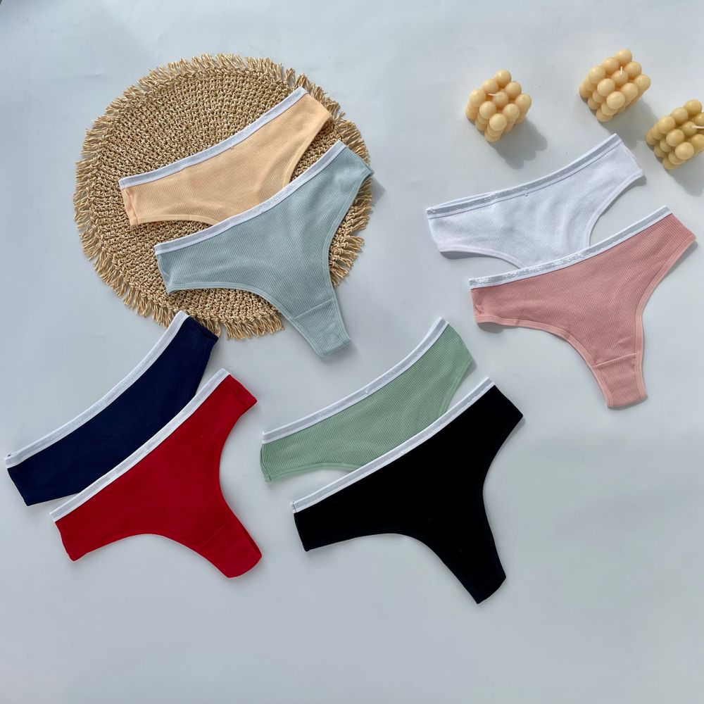 Стрінги з блискучою вставкою на резинці