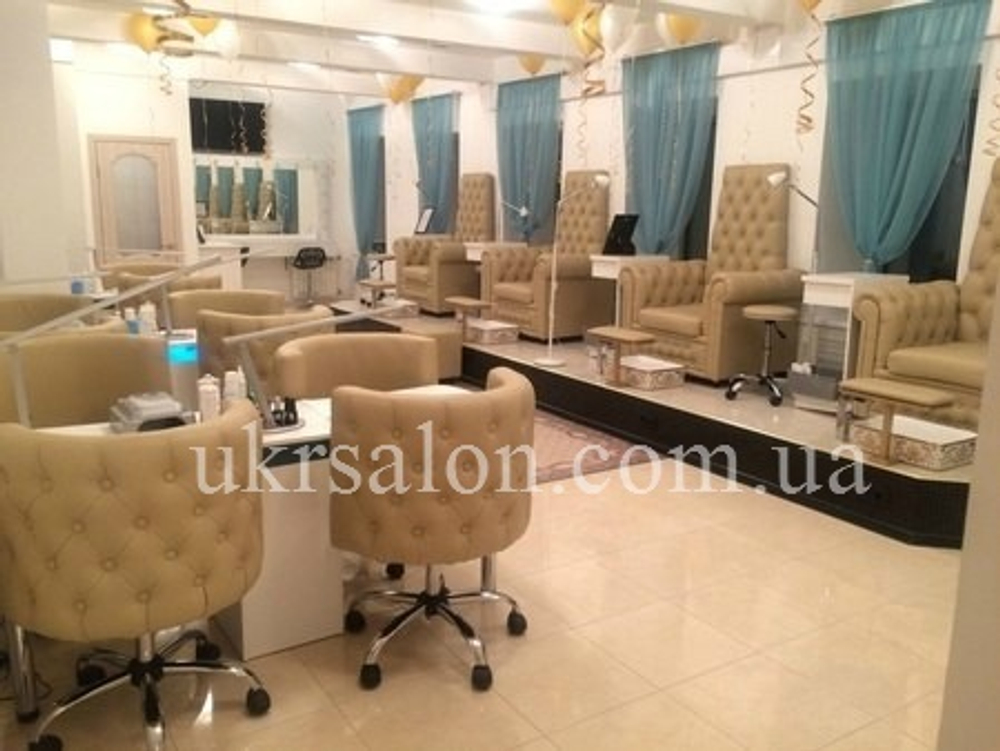 Педикюрное крісло трон queen