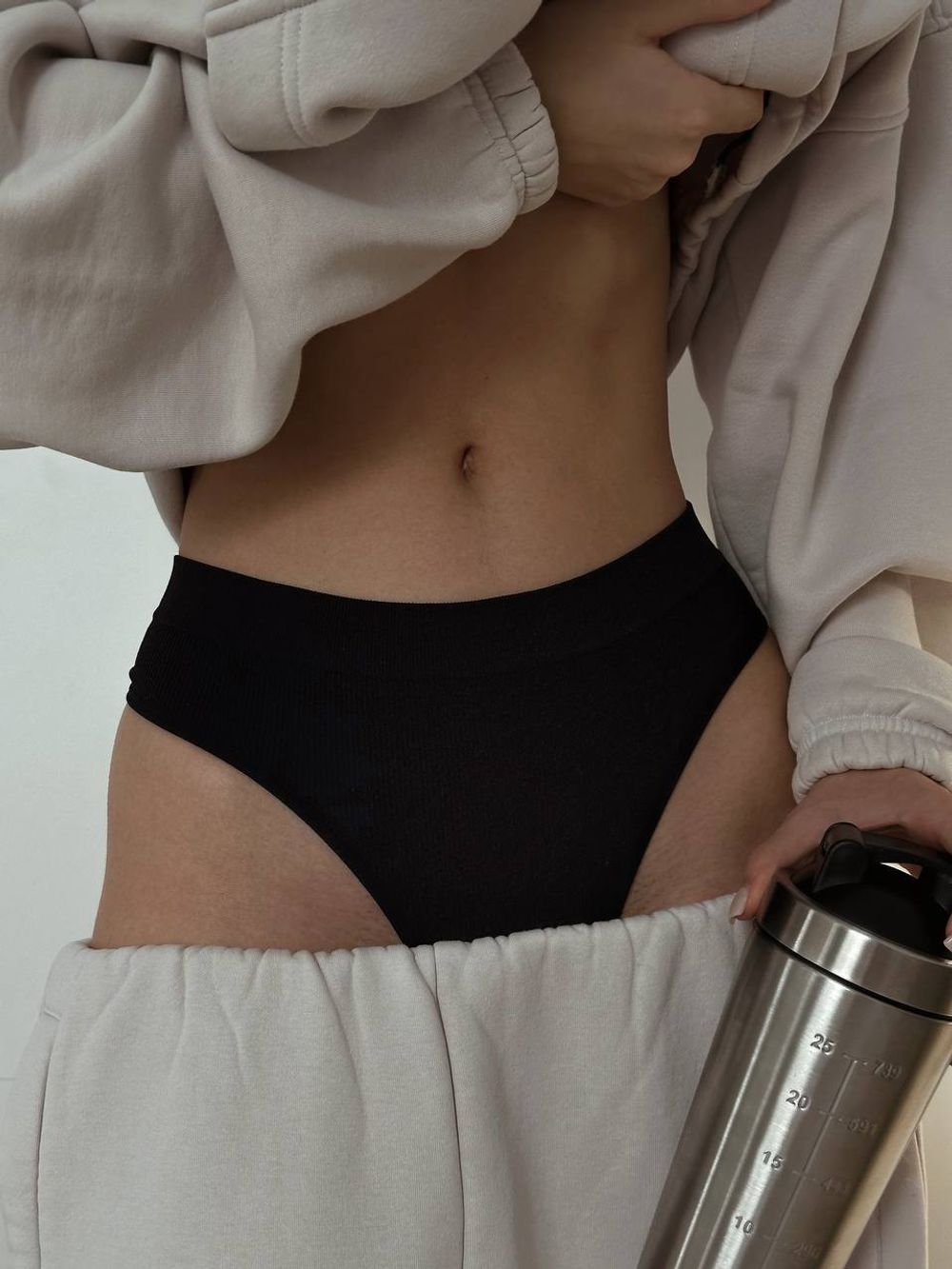 Стрінги в рубчик на високій посадці