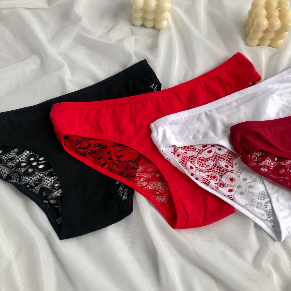 Сліпи гладенькі спереду. з мереживом ззаду