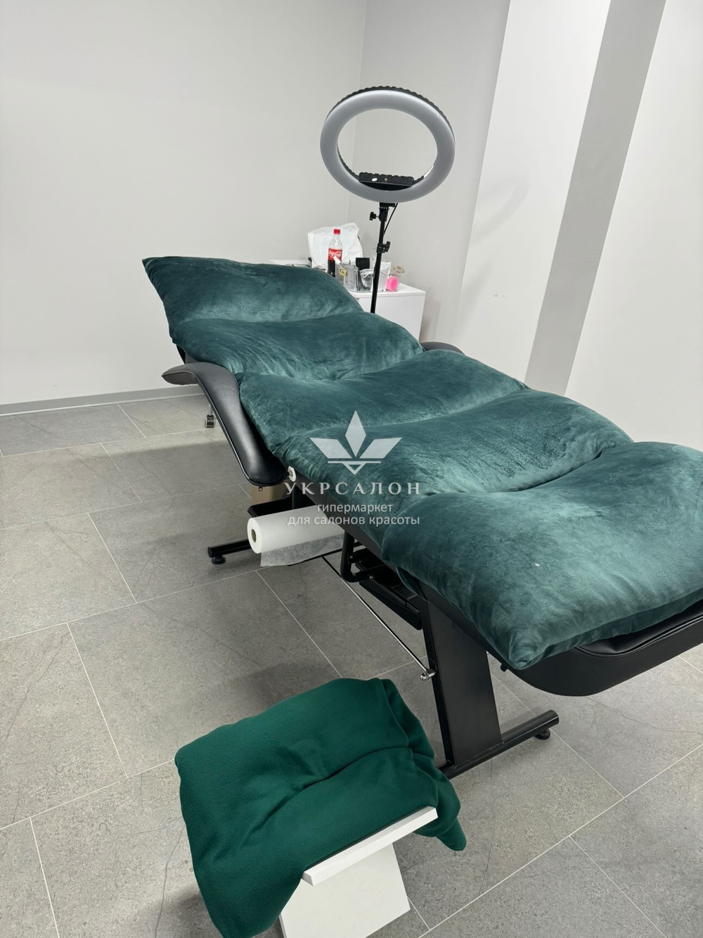 Косметологическая кушетка A-205 черная