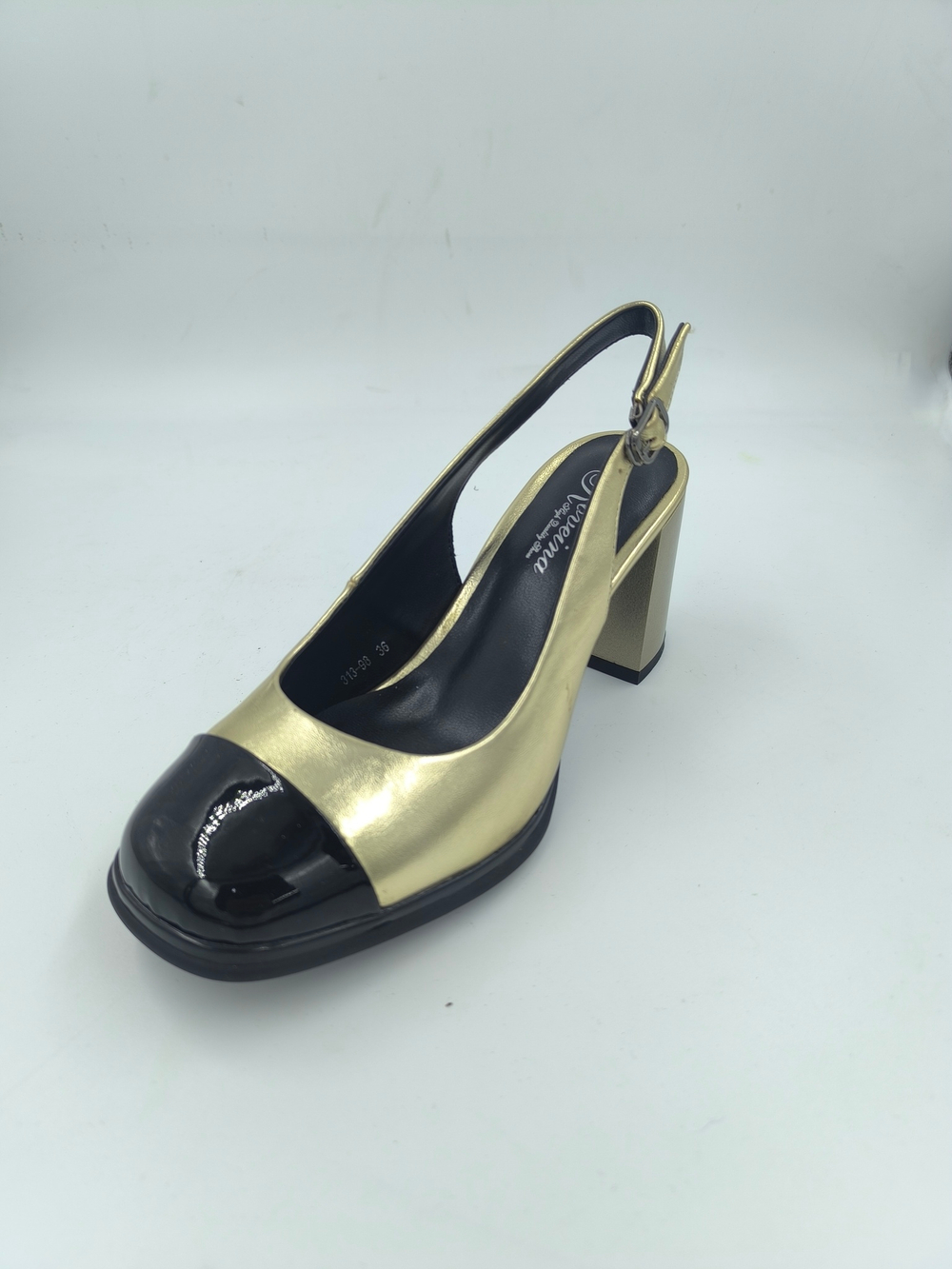 Женские туфли на каблуке с золотистым корпусом и чёрным носком/ размеры 35-40