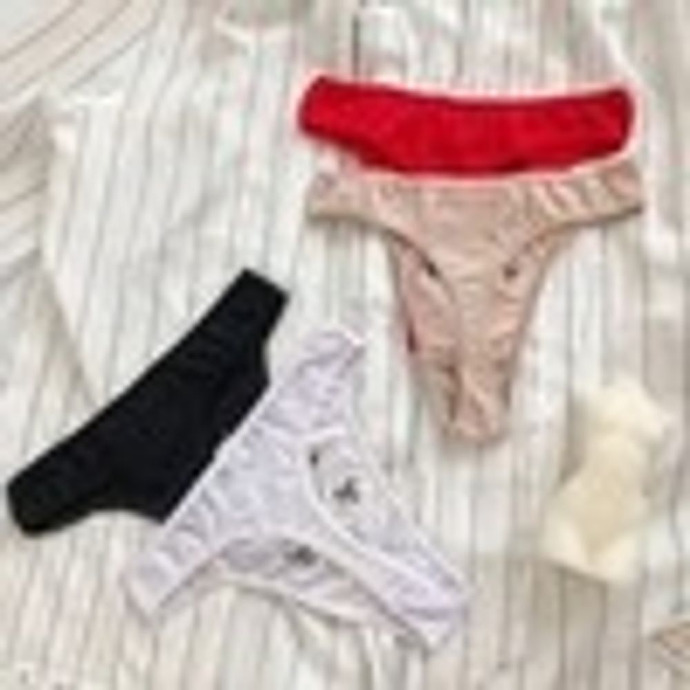 Трусики з ніжним візерунком