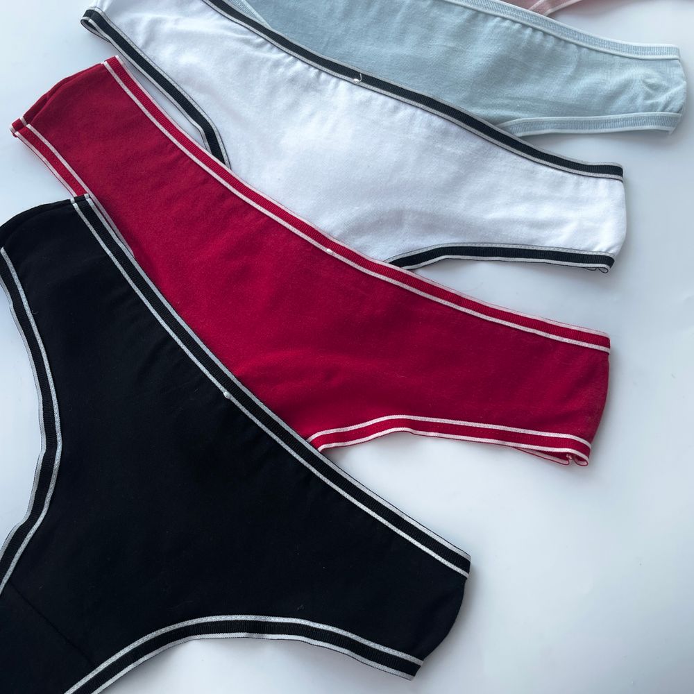 Стрінги з окантовкою