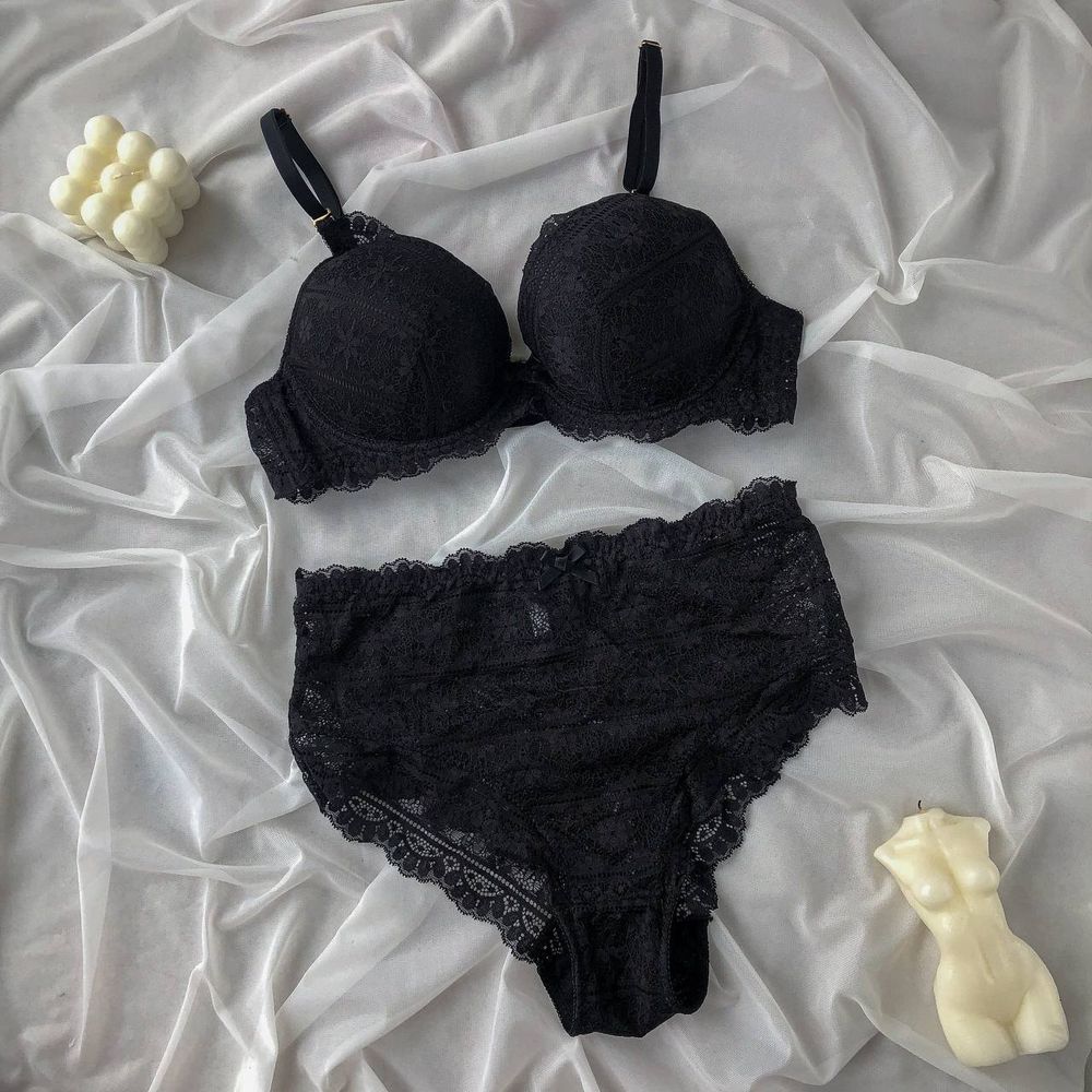 Кружевной комплект с высокими трусиками