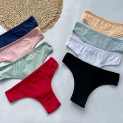 Американки з мереживом по центру