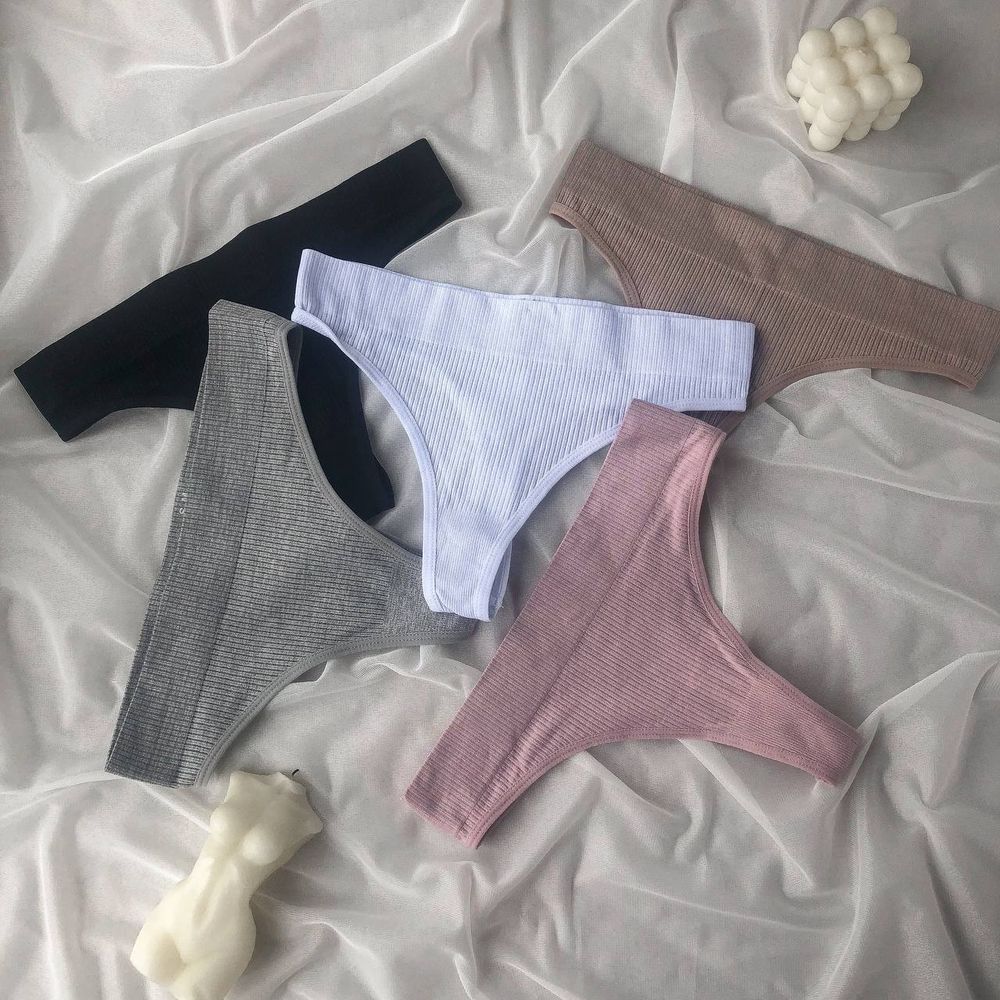 Класичні стрінги в рубчик