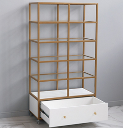 Витрина для салона красоты Avrora