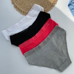 Сліпи з мереживним поясом