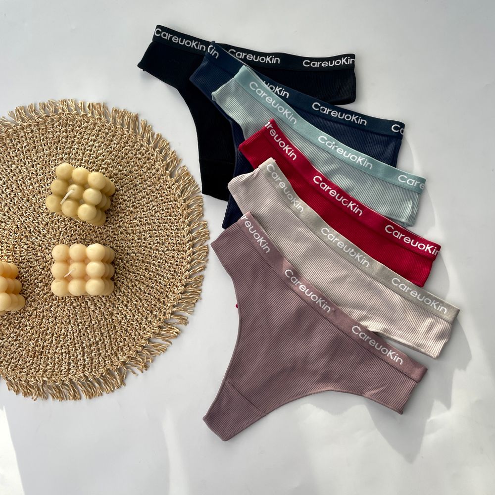 Стрінги з написом на резинці