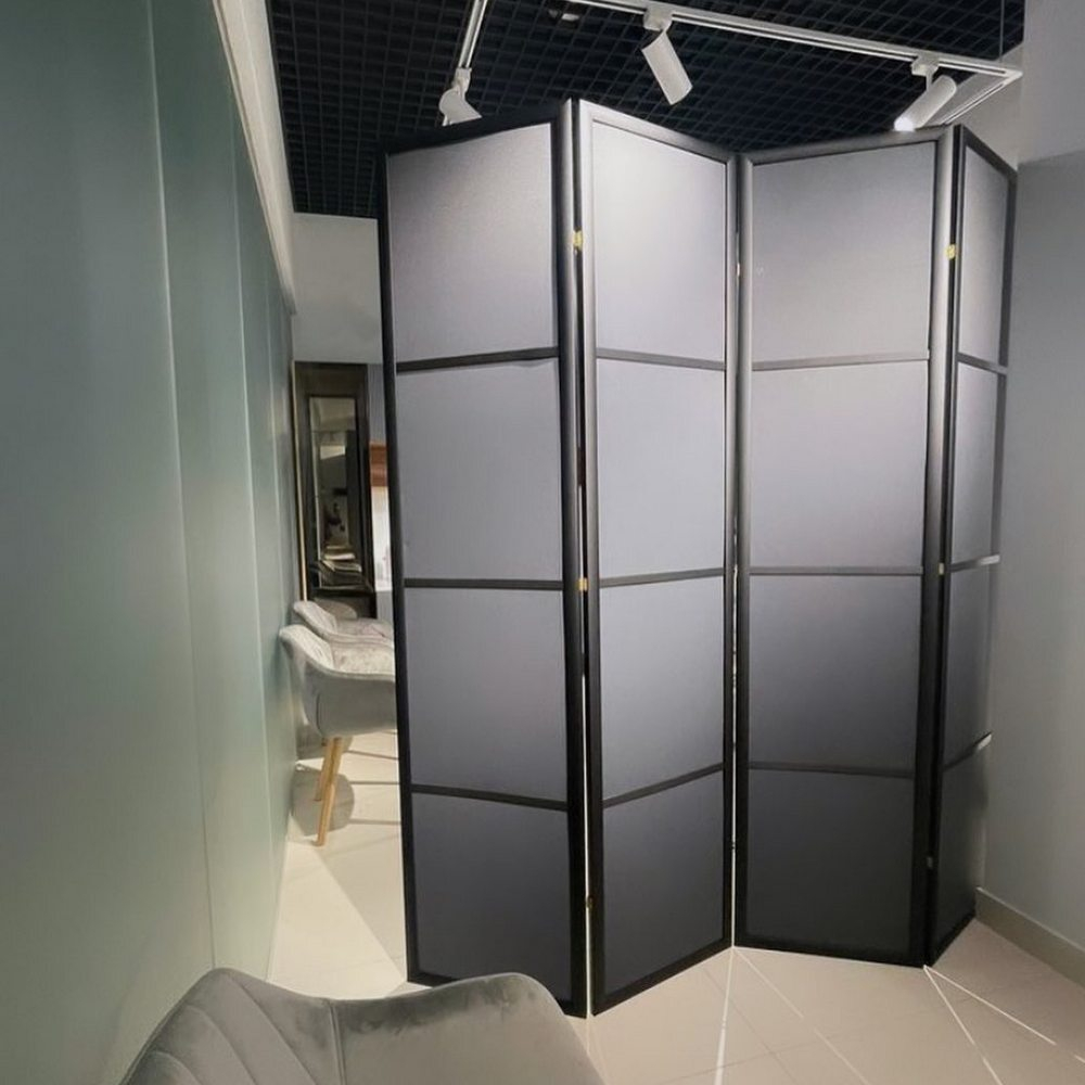 Ширма в темной раме классическая