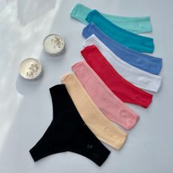 Класичні стрінги з маленьким написом