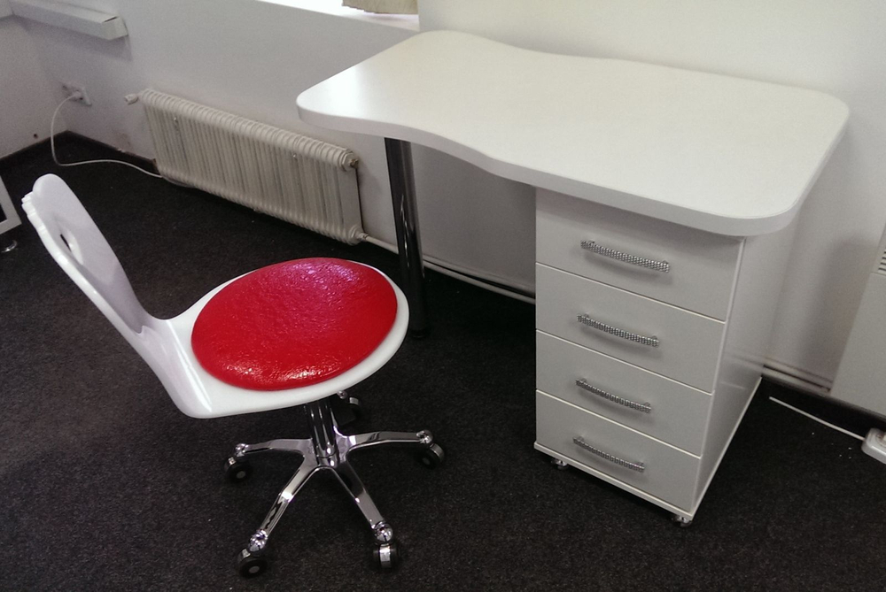 Маникюрный стол Vena