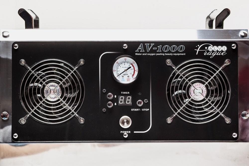 Аппарат газожидкостного пилинга AV 1000