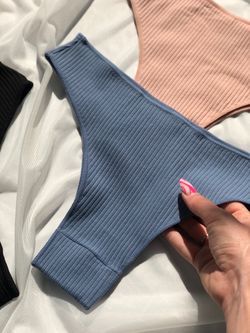 Стрінги в рубчик