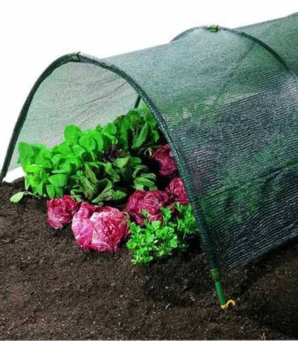 Парник из затеняющей сетки 60% (длинна-4м, ширина-120см, высота-80см,).