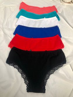 Сліпи з мереживною вставкою по центру