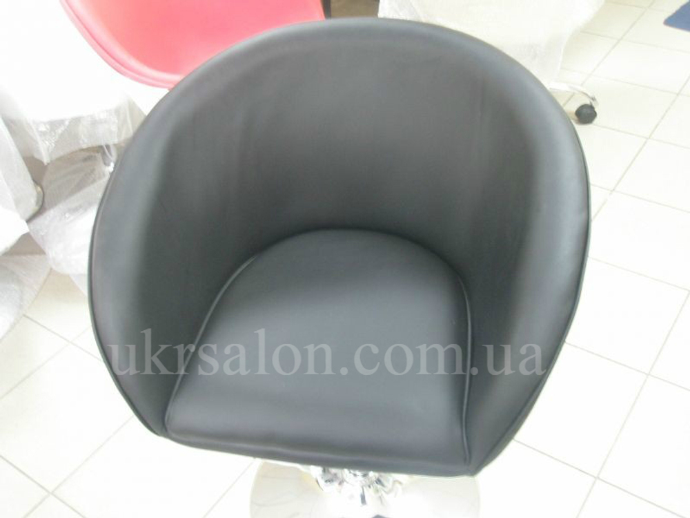 Стульчик мастера Murat на диске