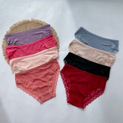 Сліпи з мереживом ззаду