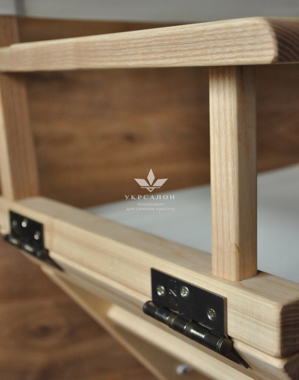 Складаний стілець для візажу Apolo 8