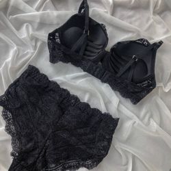 Кружевной комплект с высокими трусиками