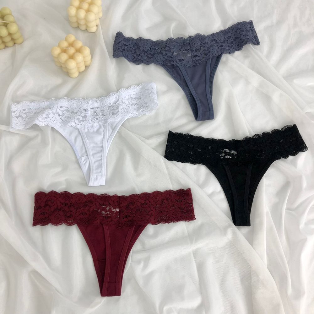 Бавоняні стріни з мереживним поясом