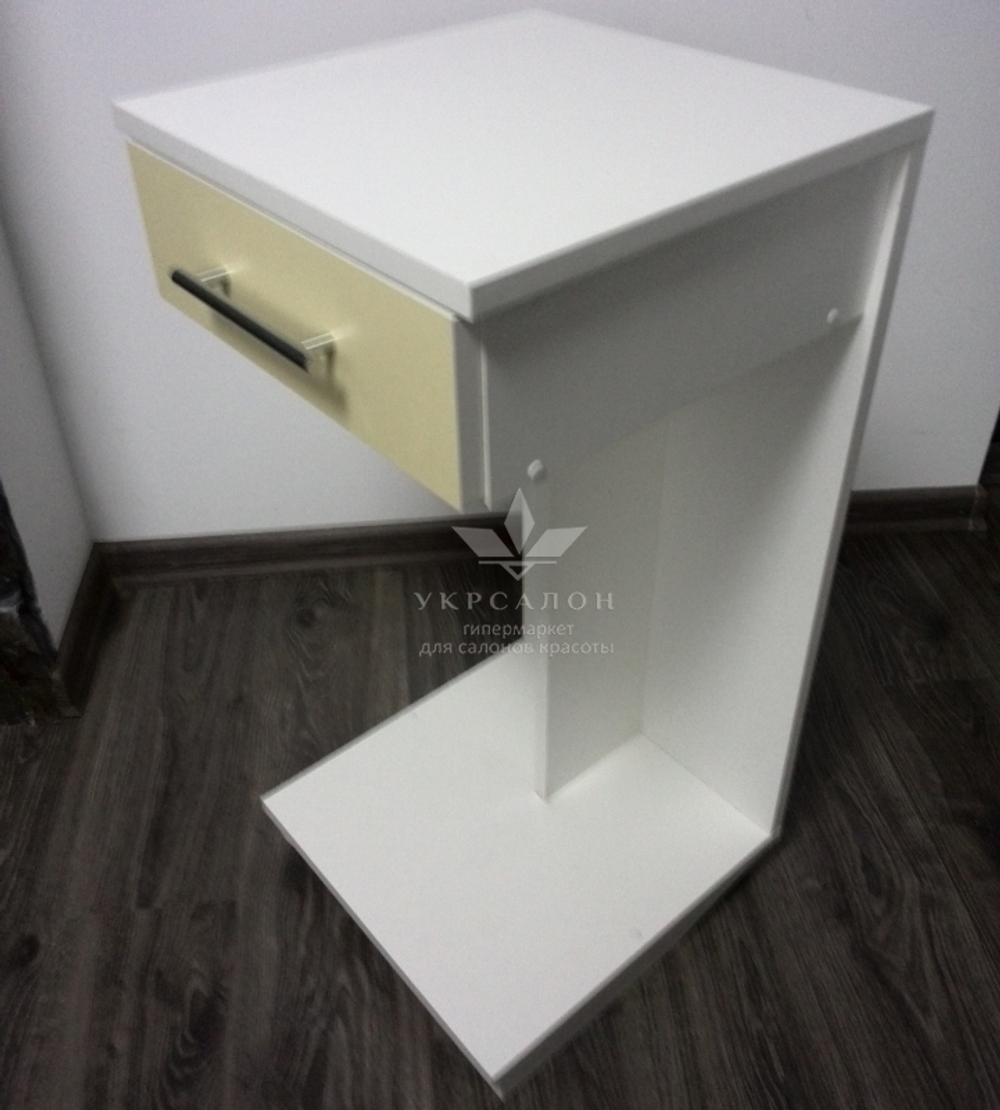 Столик Queen для експрес-манікюру