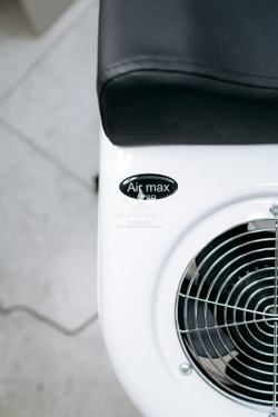 Педикюрна витяжка AirMax V 8 Pro на колесах