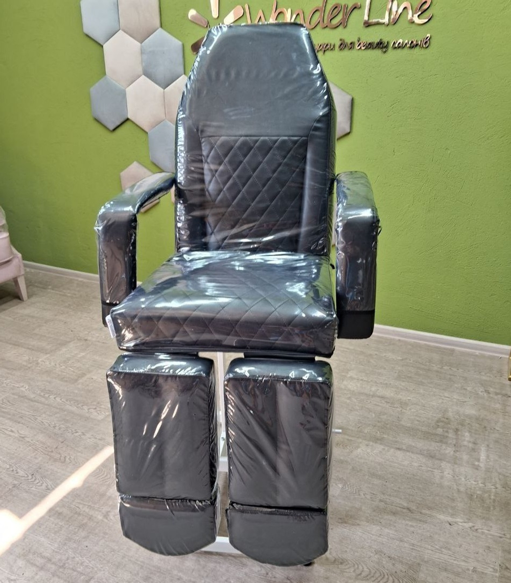 Педикюрне крісло Tertio Black