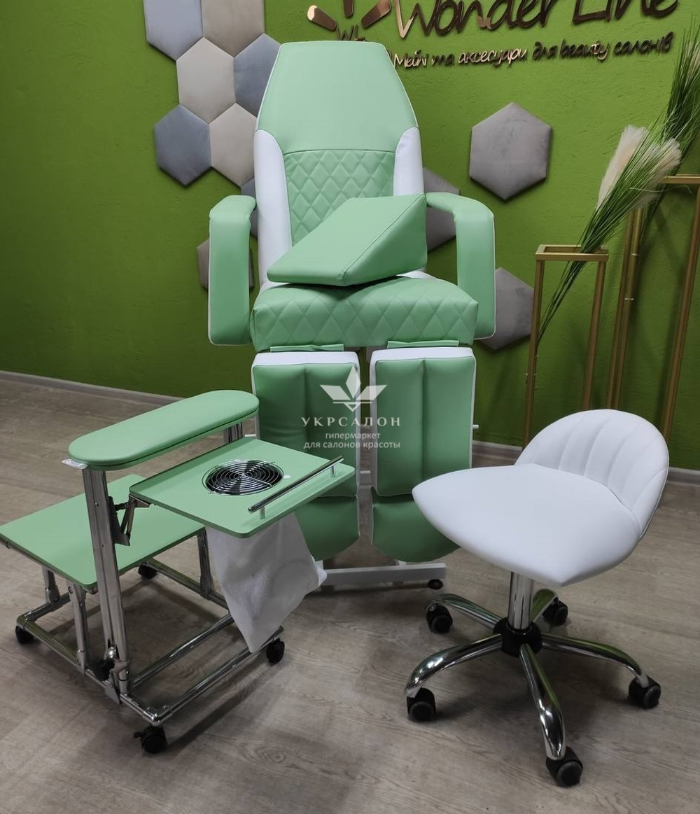 Педикюрное кресло с подставкой и вытяжкой Tertio, клином и стульчиком