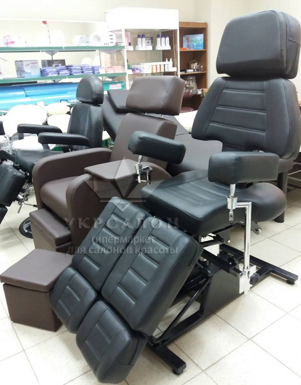 Педикюрно-косметологическое кресло LS-232