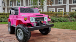 Дитячий двомісний електромобіль джип 4WD Toyota "WeKids Cars"