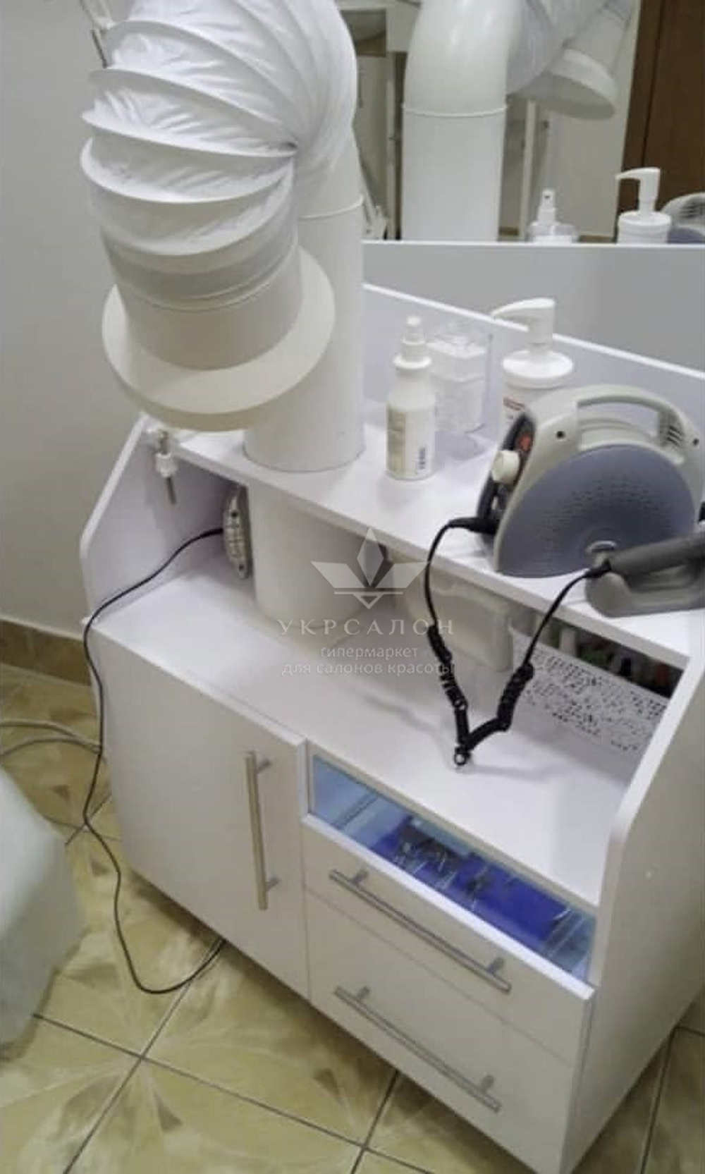 Профессиональная вытяжка для педикюра Universal