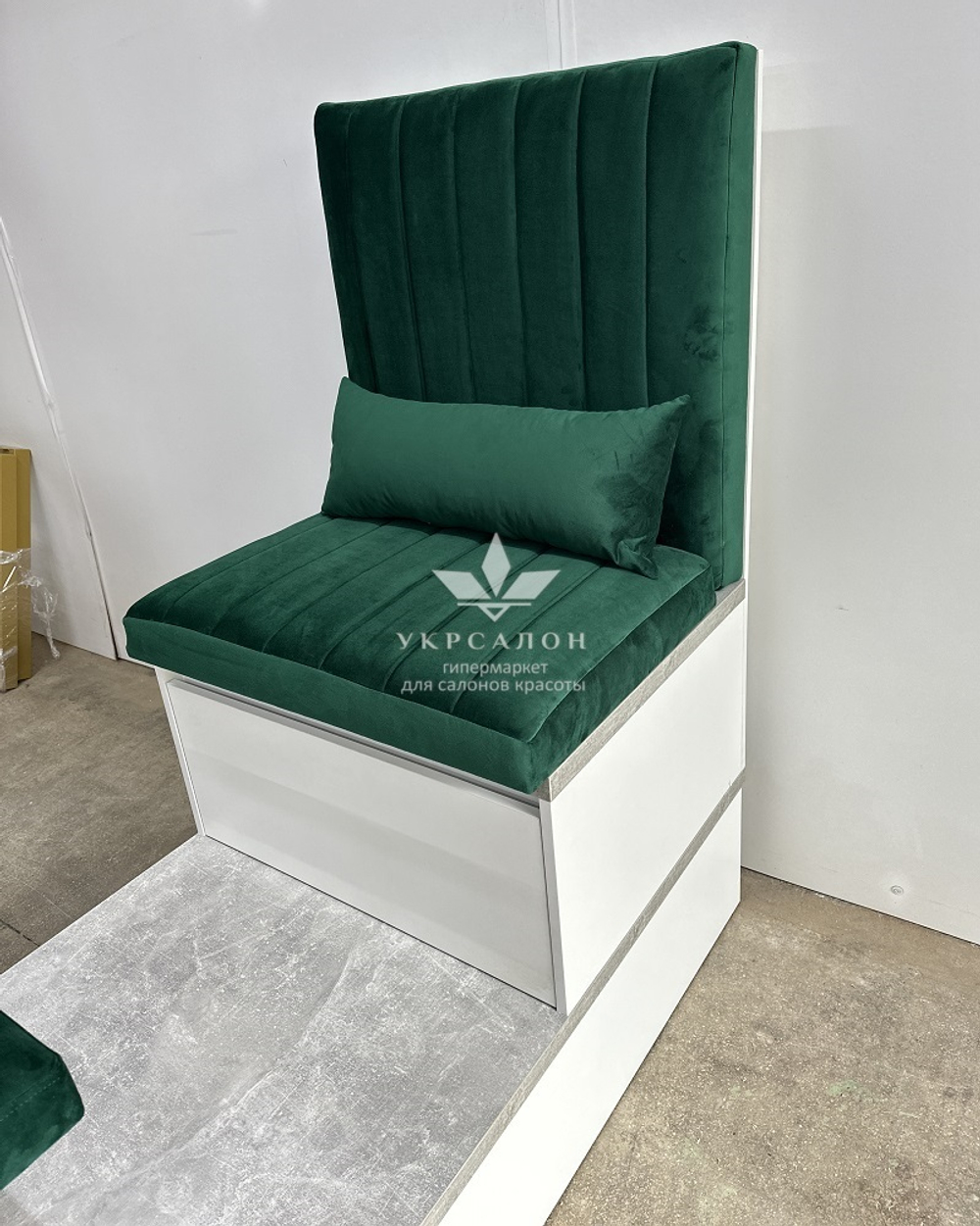 Подіум Mark із педикюрним кріслом Pod-09