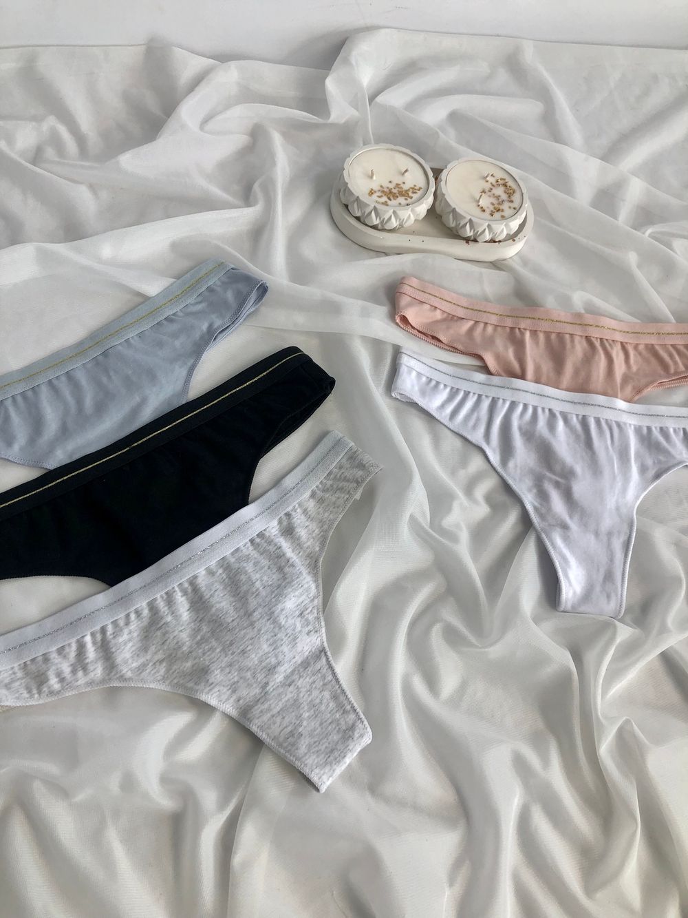 Стрінги з блискучою вставкою