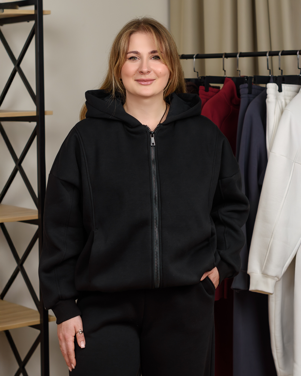 Худі жіночий чорного кольору (арт. 7752500101)