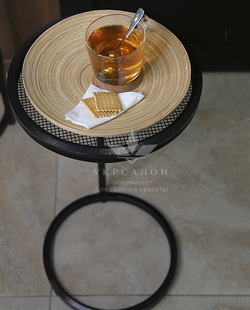 Столик для клієнтів 012