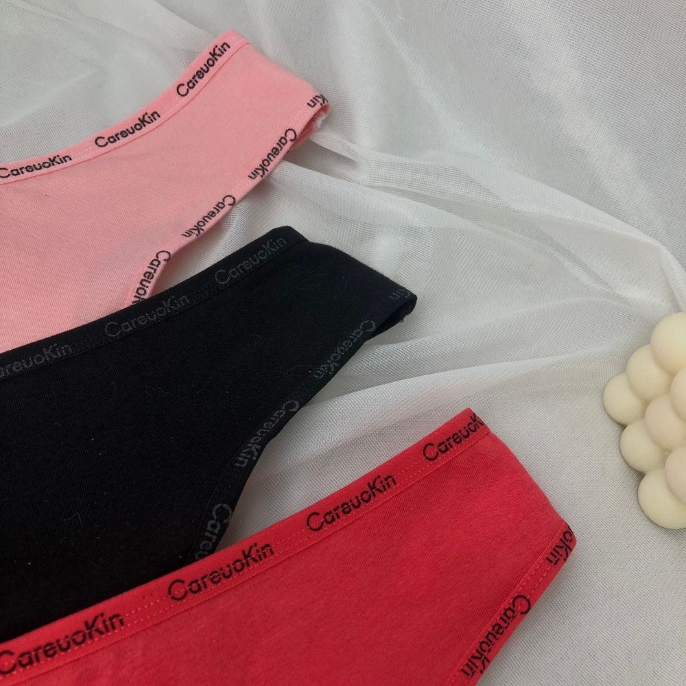 Стрінги с написами